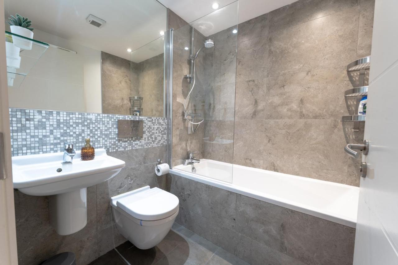 Belfast Quarters: 10Th Floor Gem Apartment ภายนอก รูปภาพ